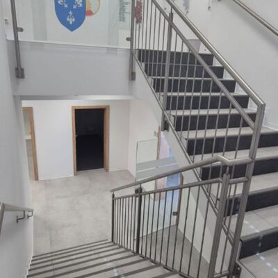 Standardedelstahlgeländer mit Glas