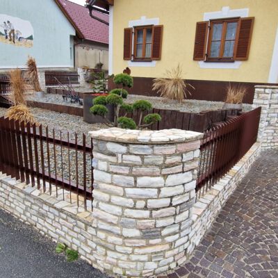 Gartenzaun in Kupferoptik