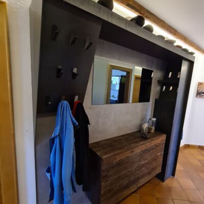 Garderobe aus Stahl